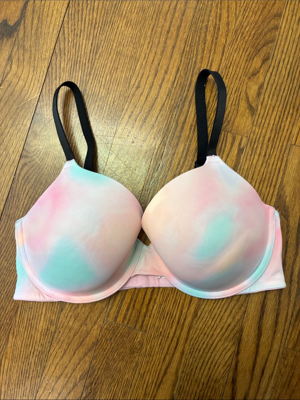 PINK Victoria's Secret Pastel Tie-Dye wear everywhere T-shirt lightly lined Bra